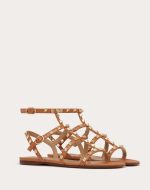 ROCKSTUD FLAT CALFSKIN SANDAL WITH STRAPS